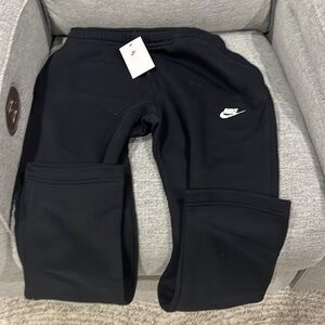 Brand New! Nike men’s medium straight leg fit Sweatpants